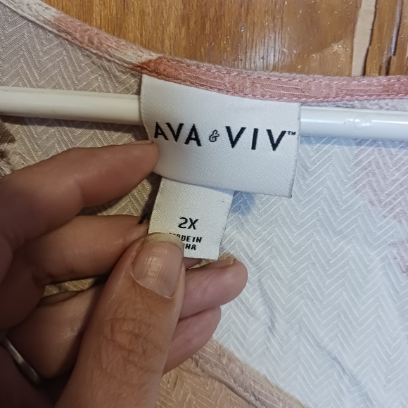 Ava & Viv women's floral top size 2x A-53 - Picture 2 of 4